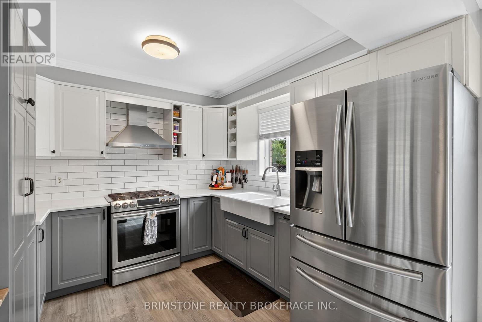 Photo 14 of 116 Bird Street, Barrie ON
