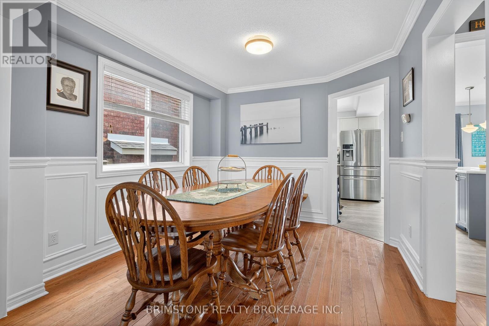 Photo 8 of 116 Bird Street, Barrie ON