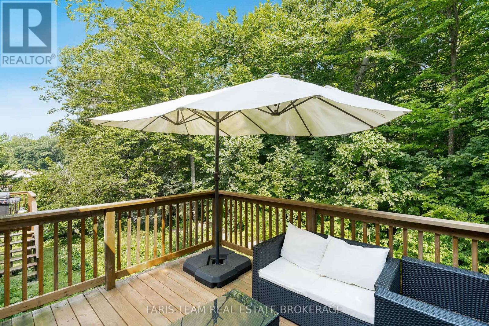 Photo 10 of 20 Glen Cedar Drive, Tiny ON