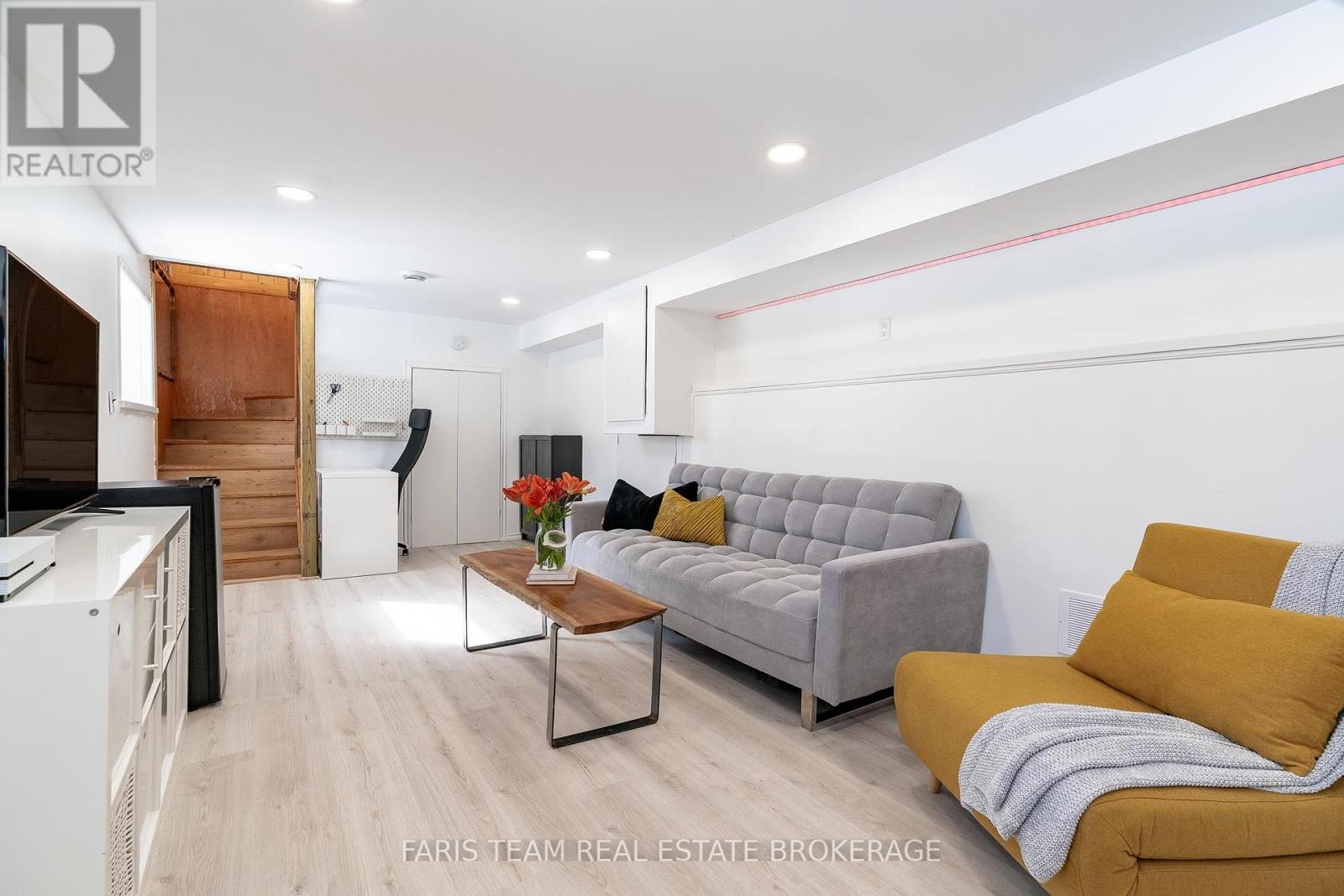 Photo 16 of 20 Glen Cedar Drive, Tiny ON