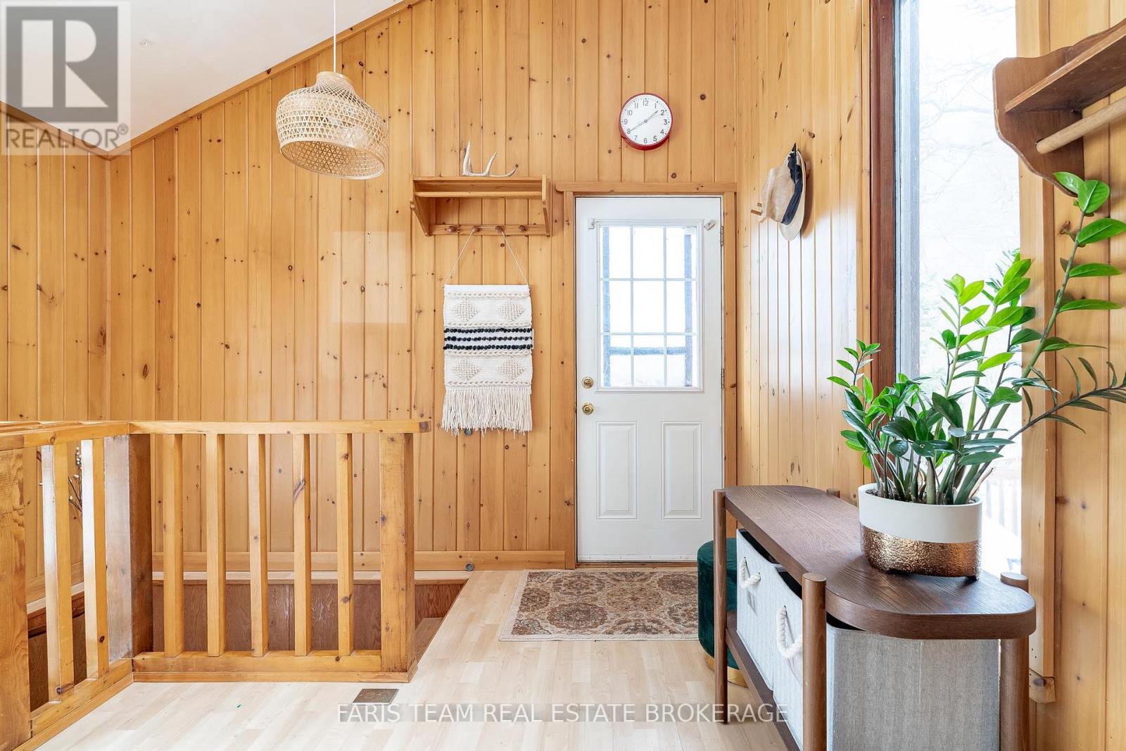 Photo 3 of 20 Glen Cedar Drive, Tiny ON
