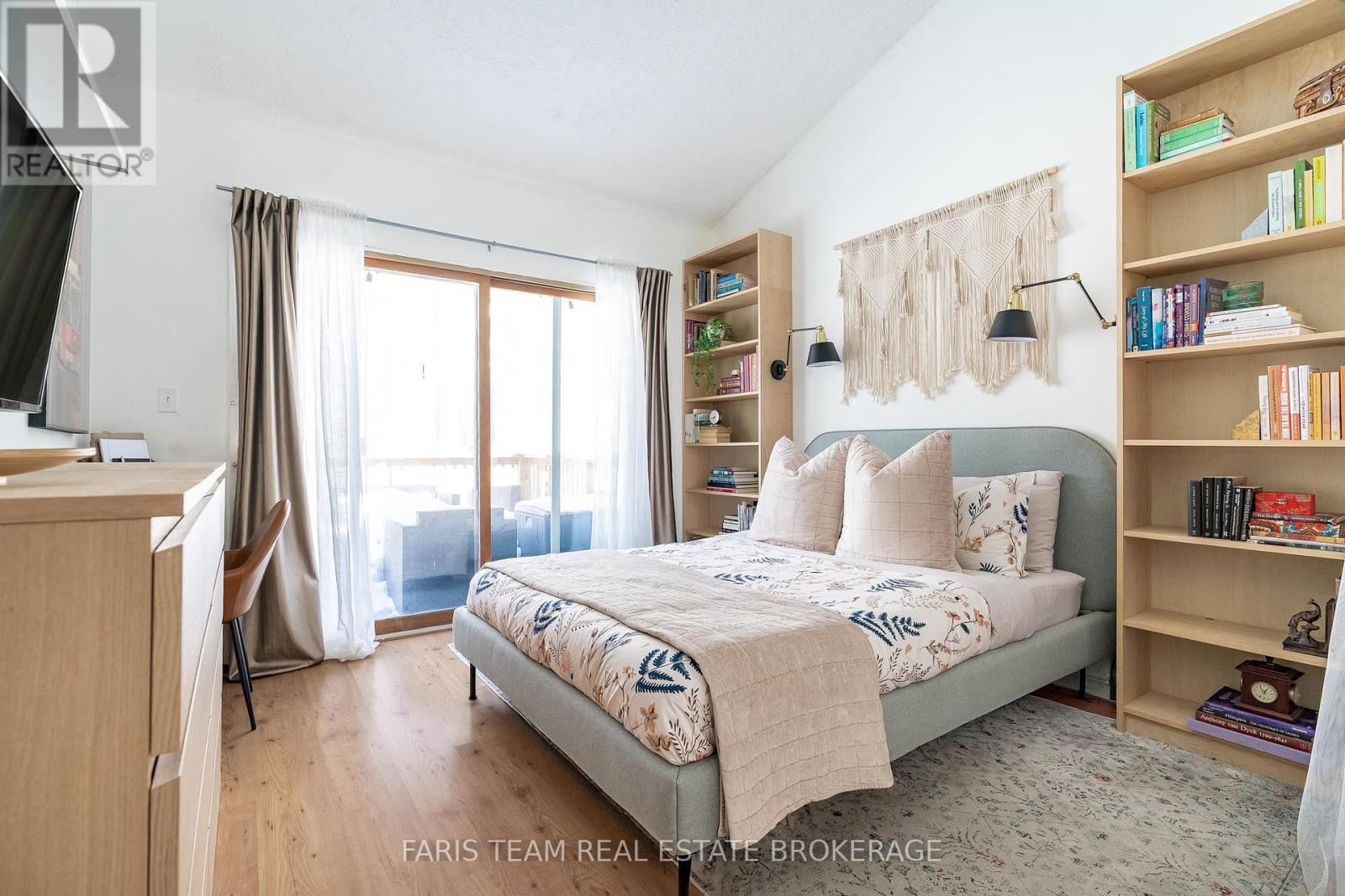 Photo 9 of 20 Glen Cedar Drive, Tiny ON