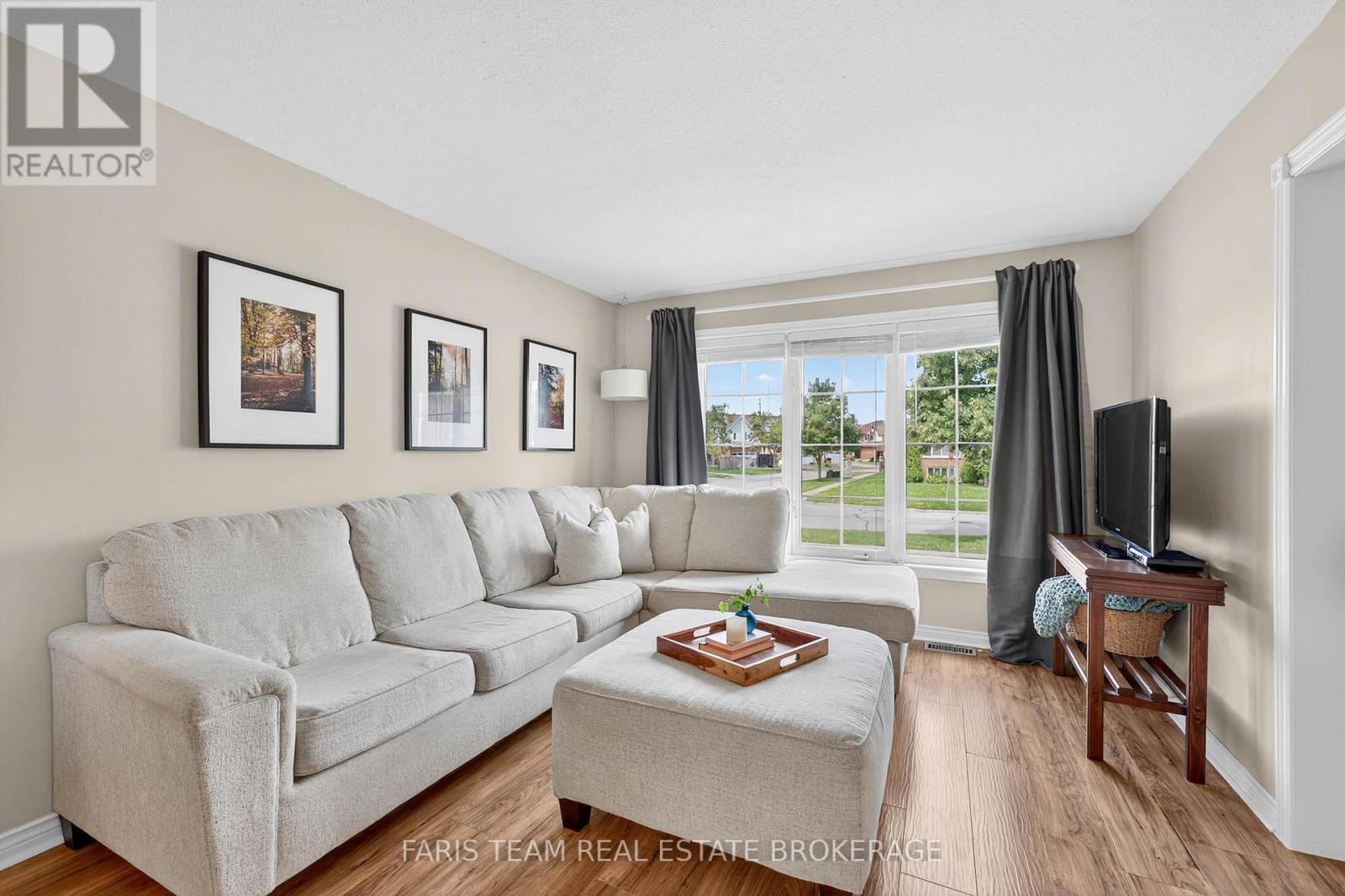 Photo 18 of 1 Touchette Drive, Barrie ON