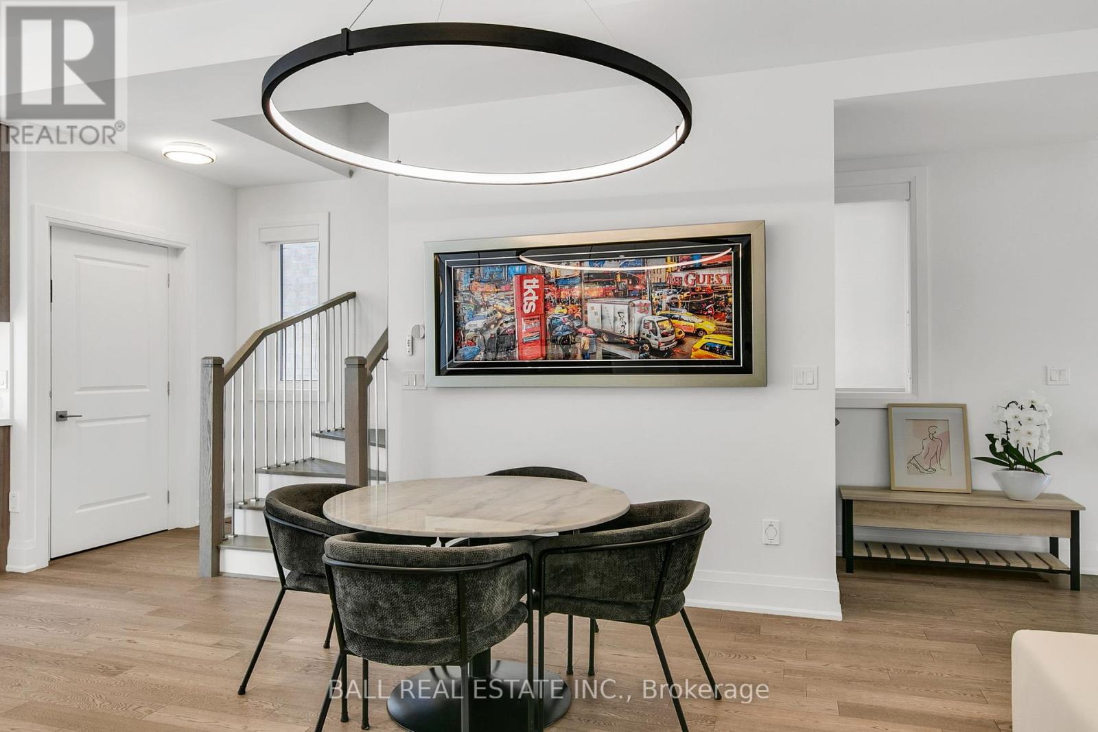 Photo 11 of 255 Smallwood Circle, Vaughan ON