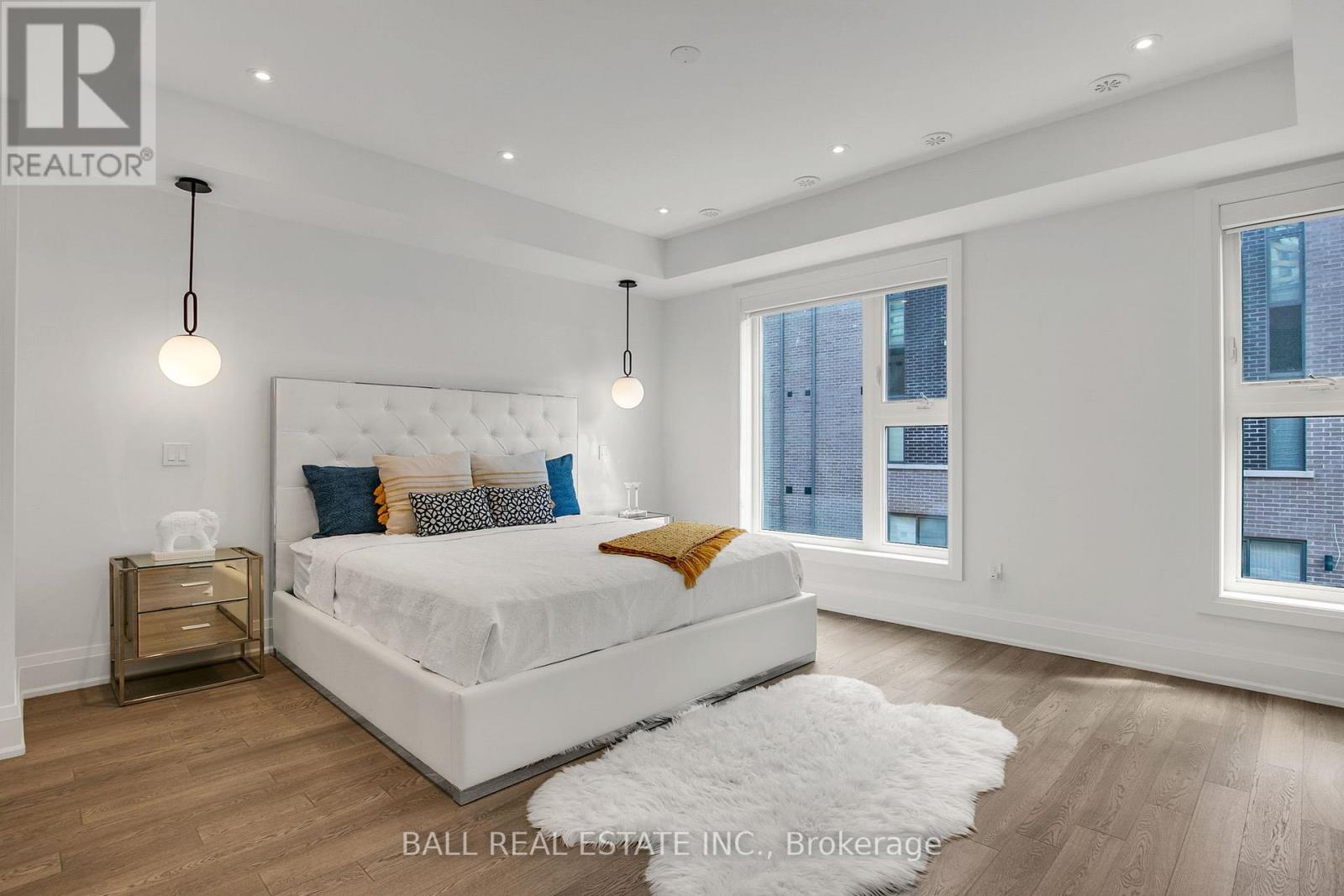 Photo 22 of 255 Smallwood Circle, Vaughan ON