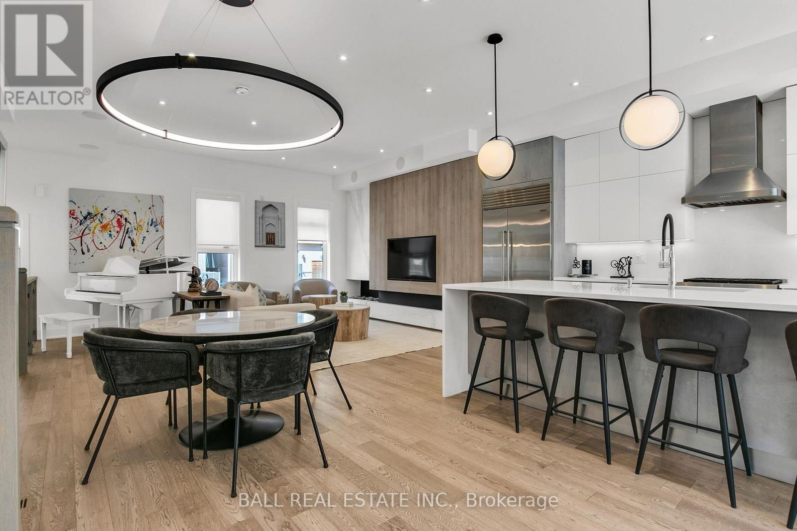 Photo 18 of 255 Smallwood Circle, Vaughan ON