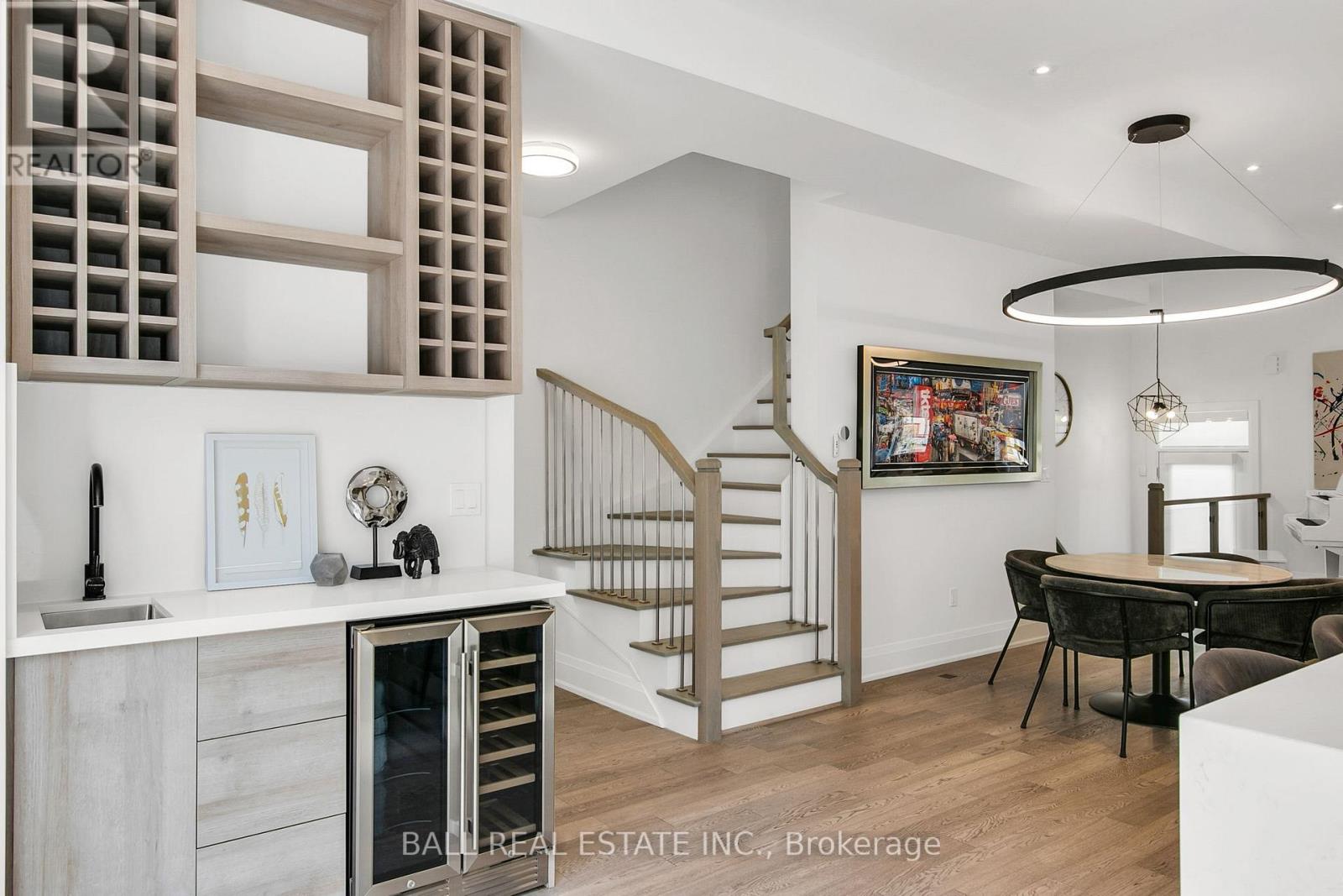 Photo 17 of 255 Smallwood Circle, Vaughan ON