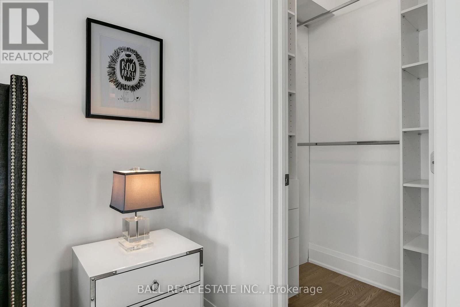 Photo 30 of 255 Smallwood Circle, Vaughan ON