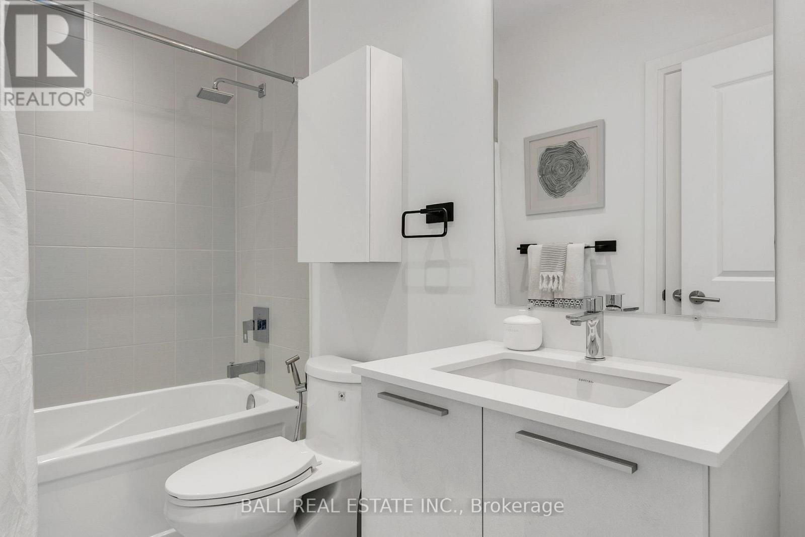 Photo 36 of 255 Smallwood Circle, Vaughan ON