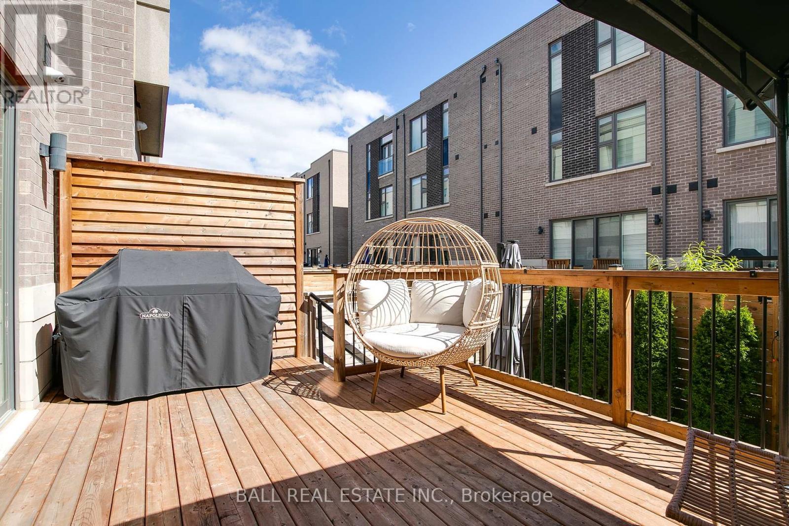 Photo 42 of 255 Smallwood Circle, Vaughan ON