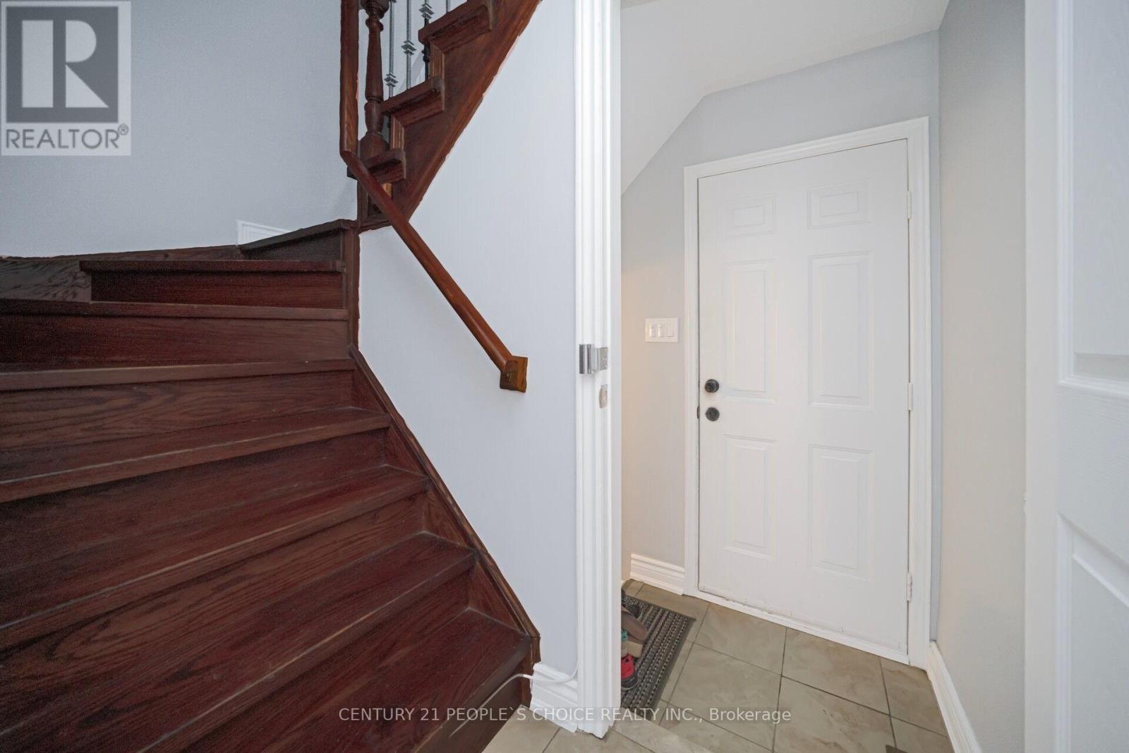 Photo 4 of Lower 2 Checkerberry Crescent, Brampton ON