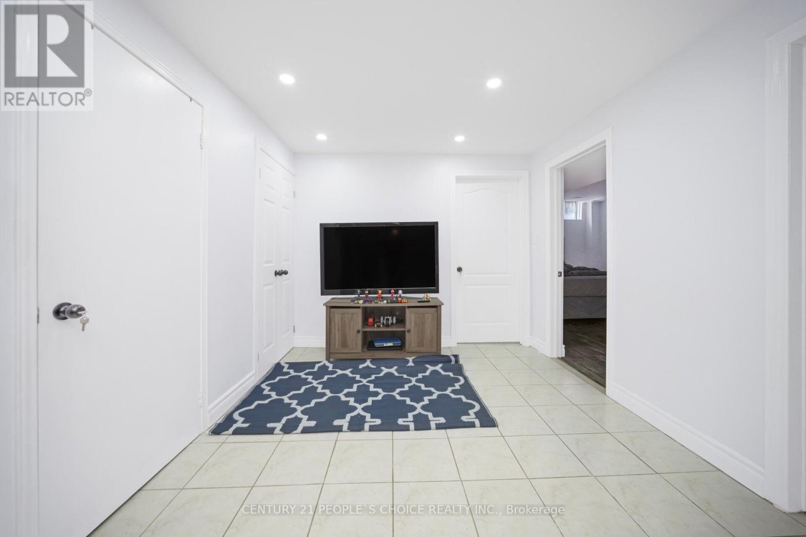Photo 6 of Lower 2 Checkerberry Crescent, Brampton ON