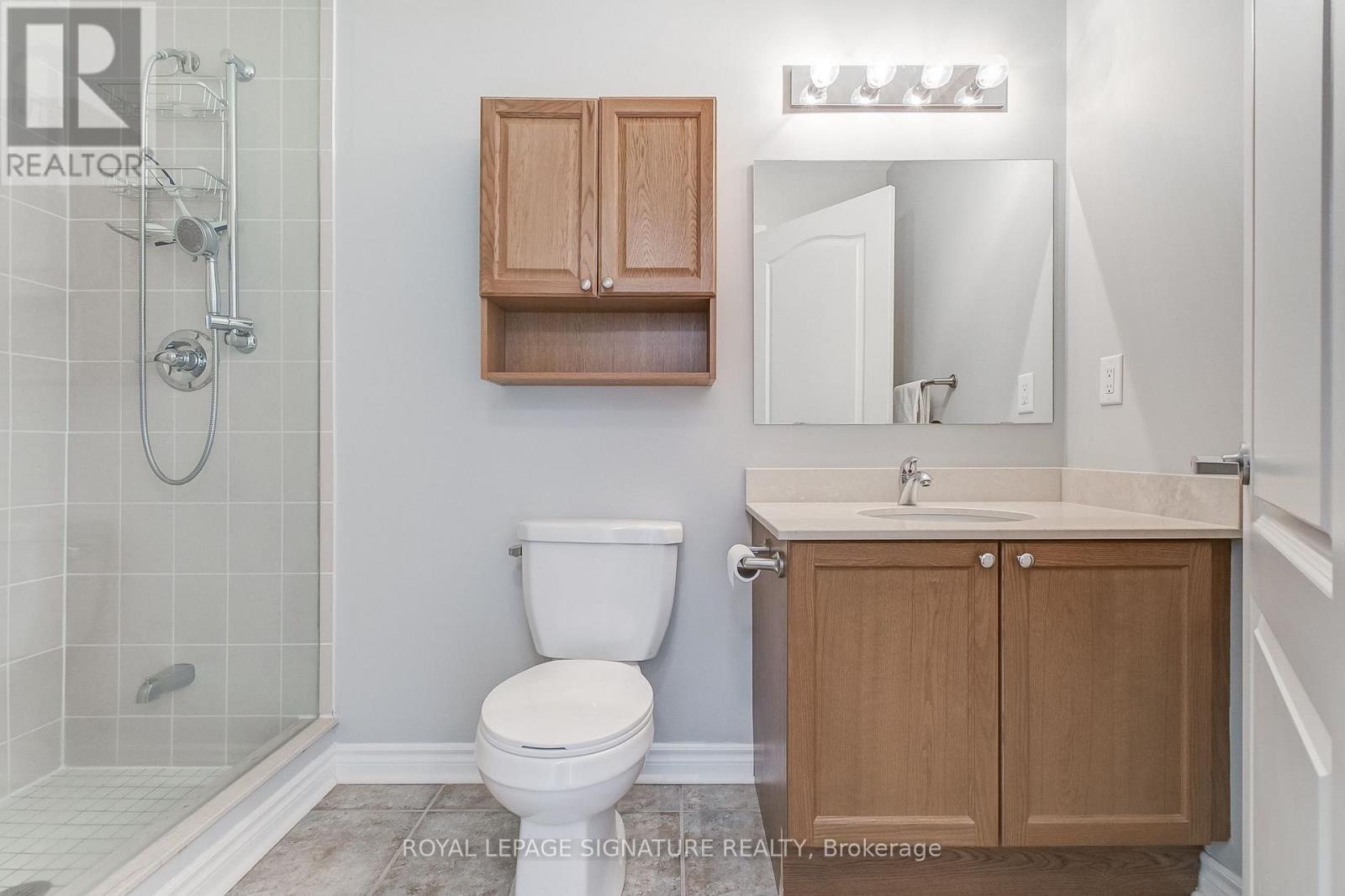 Photo 10 of 320 3865 Lake Shore Boulevard W, Toronto ON
