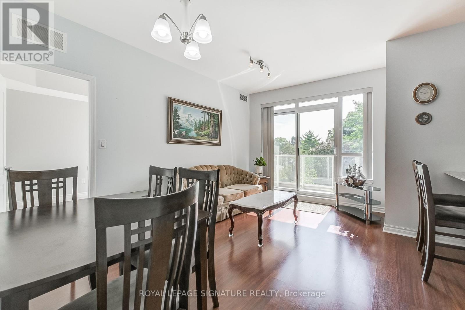 Photo 13 of 320 3865 Lake Shore Boulevard W, Toronto ON