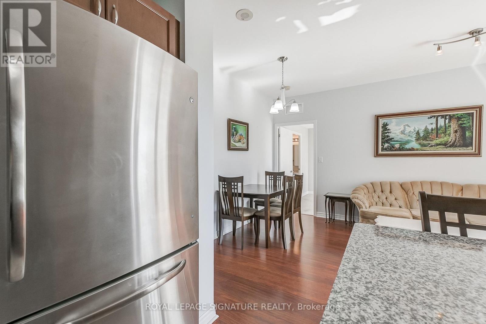 Photo 22 of 320 3865 Lake Shore Boulevard W, Toronto ON