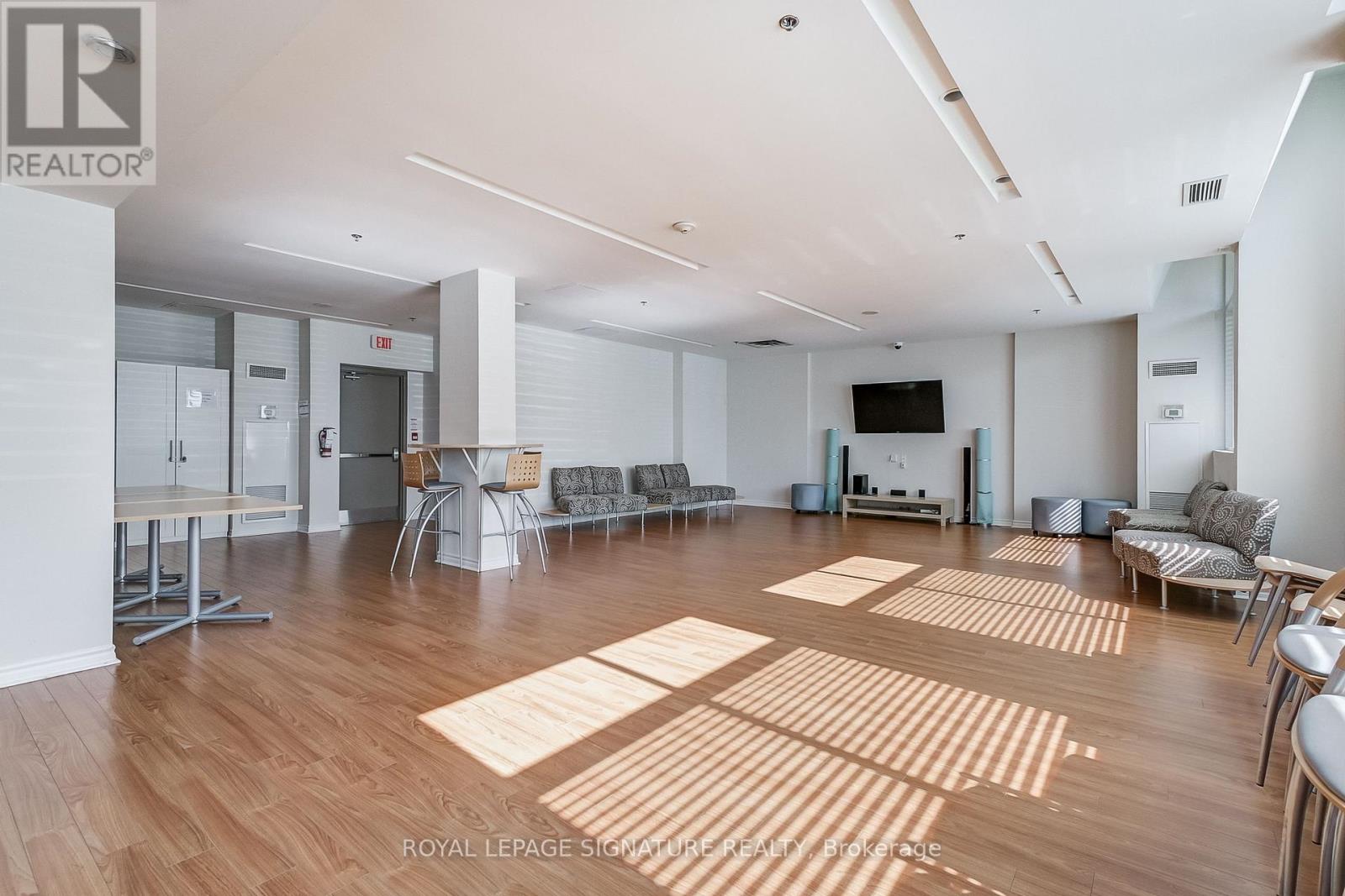 Photo 36 of 320 3865 Lake Shore Boulevard W, Toronto ON