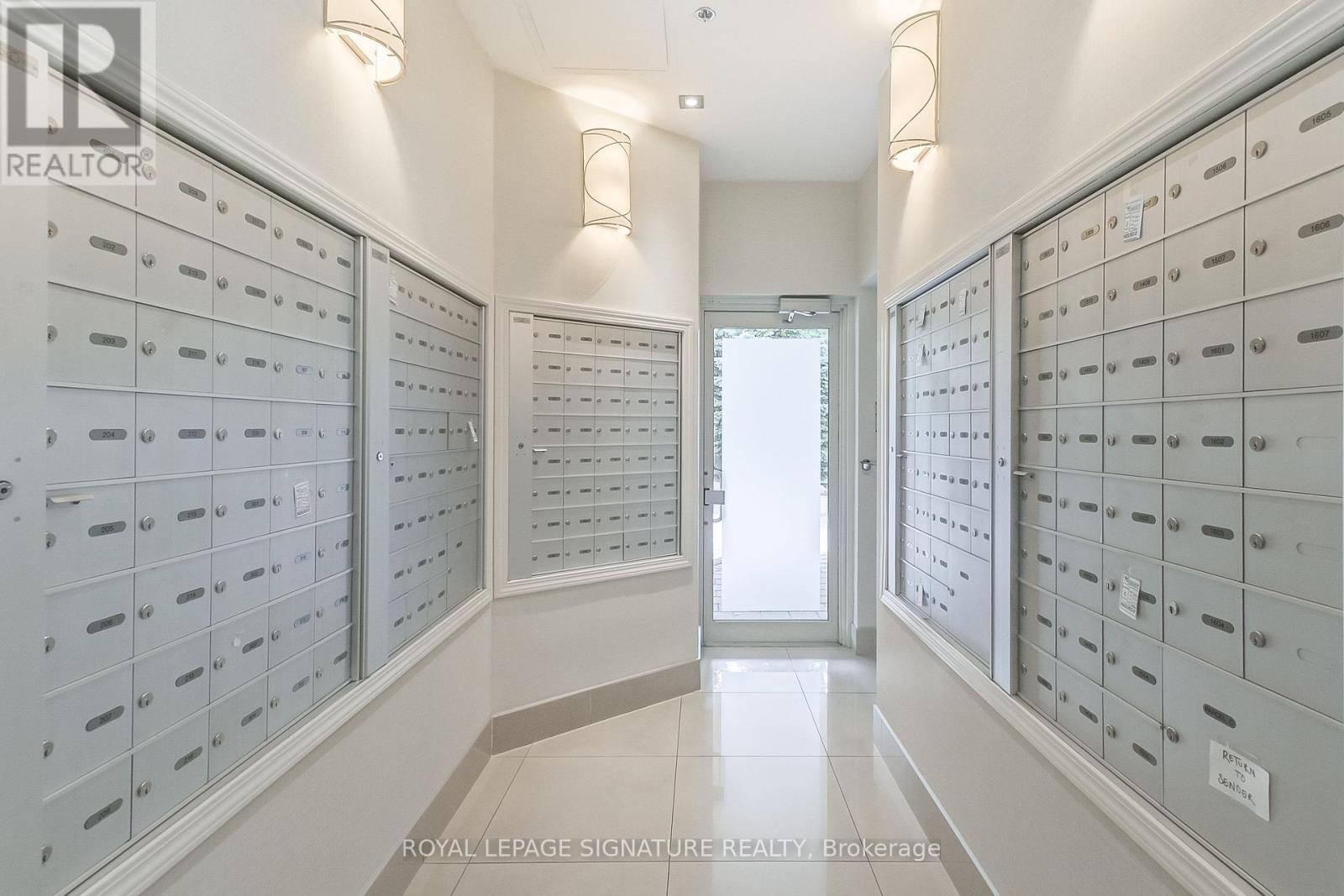 Photo 38 of 320 3865 Lake Shore Boulevard W, Toronto ON