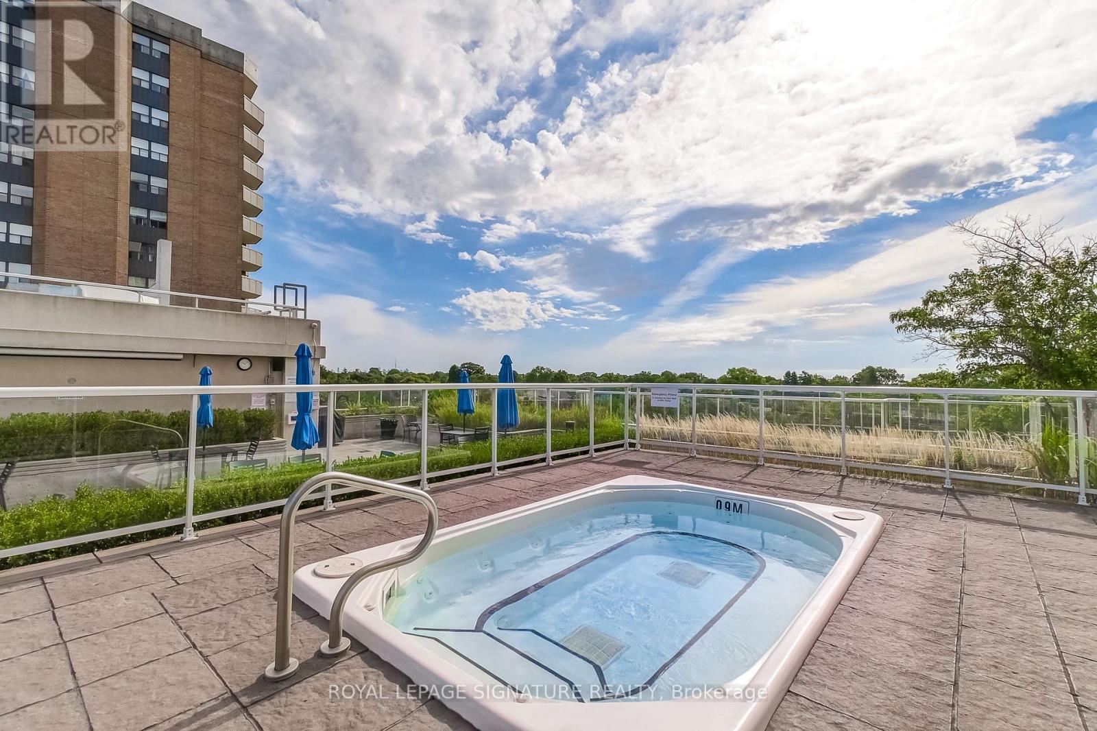 Photo 41 of 320 3865 Lake Shore Boulevard W, Toronto ON