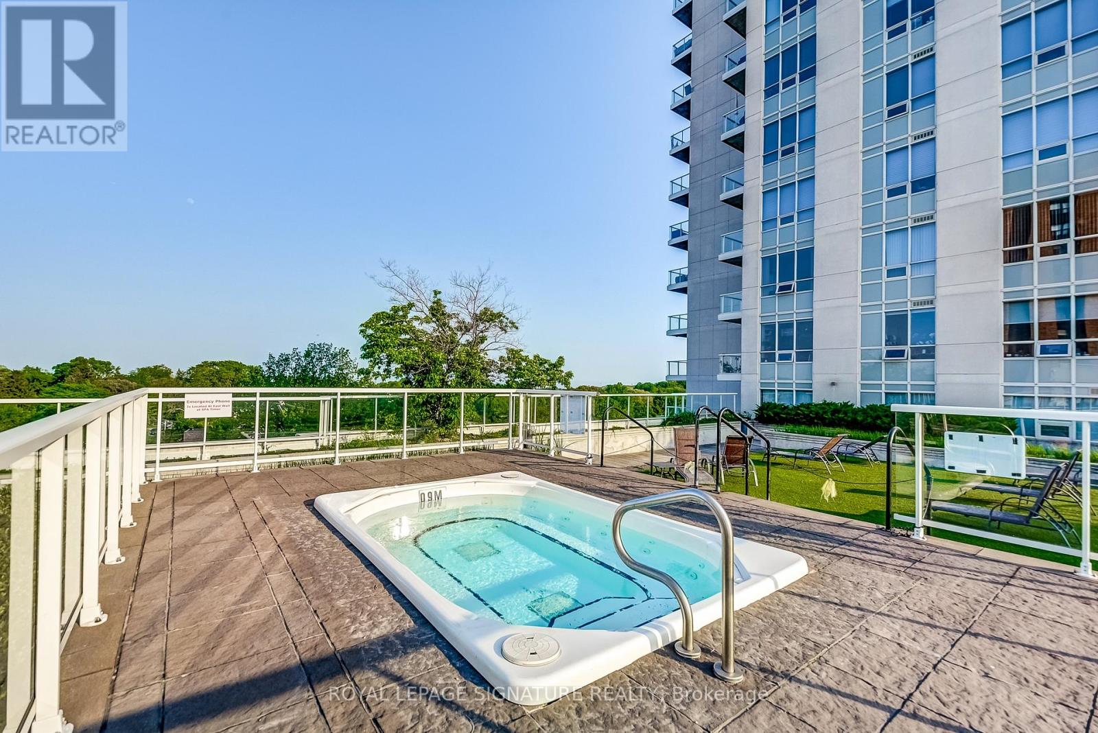 Photo 44 of 320 3865 Lake Shore Boulevard W, Toronto ON