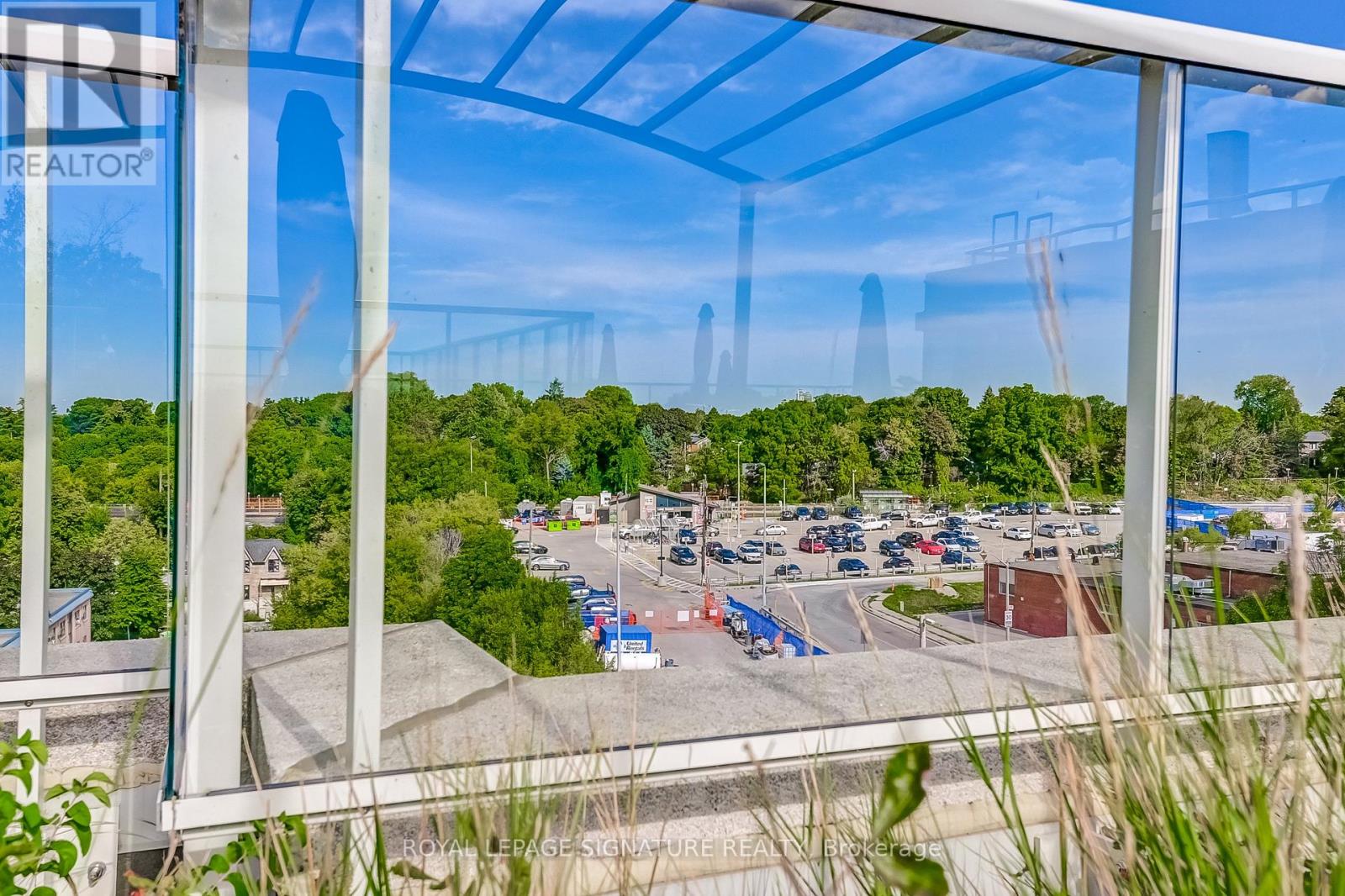Photo 46 of 320 3865 Lake Shore Boulevard W, Toronto ON