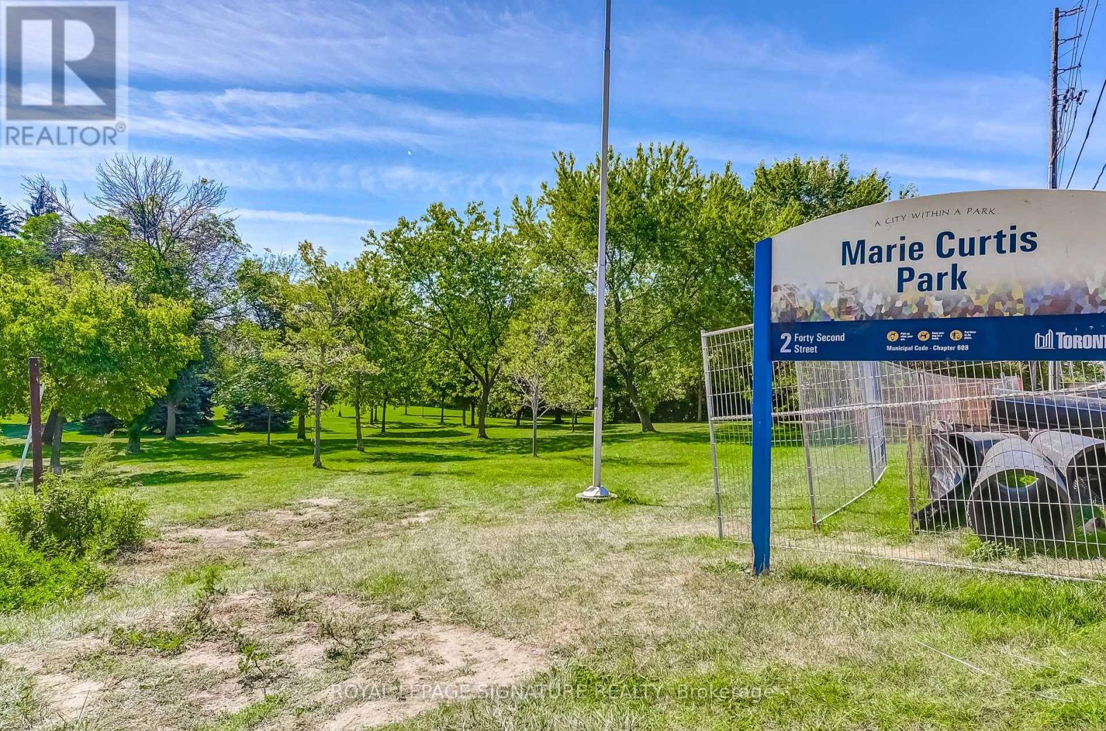 Photo 50 of 320 3865 Lake Shore Boulevard W, Toronto ON