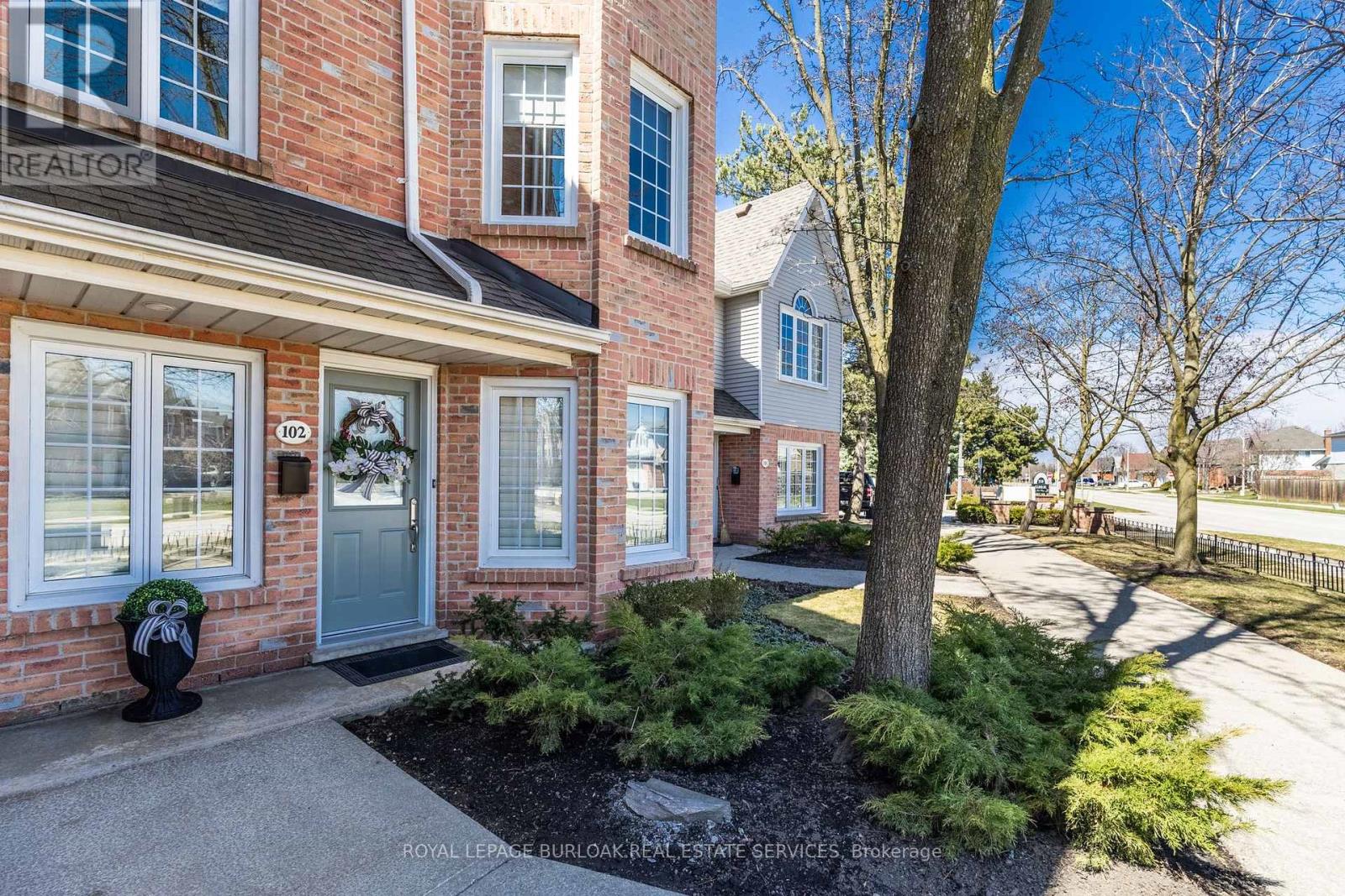 Photo 1 of 102 2110 Cleaver Avenue, Burlington ON