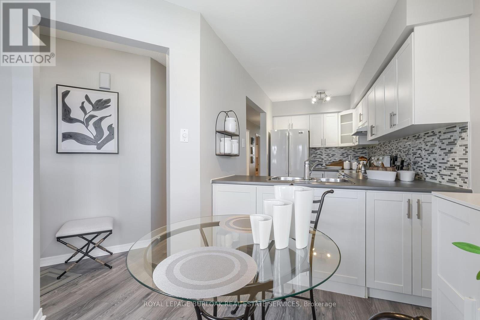 Photo 13 of 102 2110 Cleaver Avenue, Burlington ON