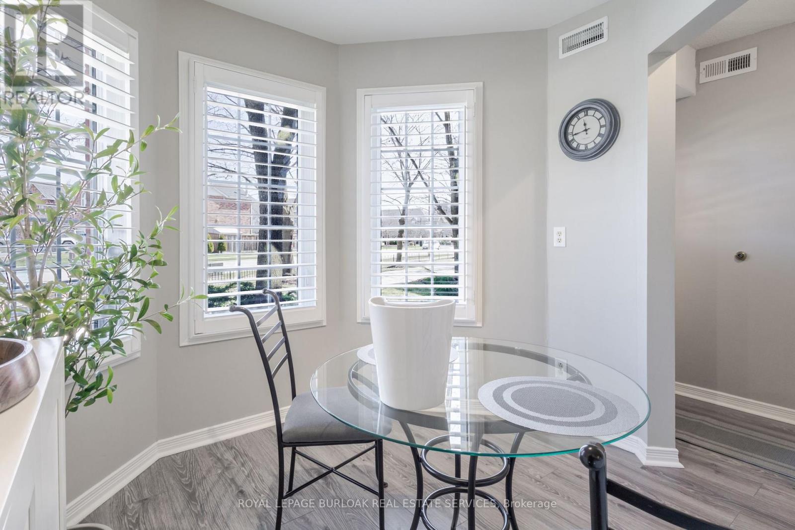 Photo 14 of 102 2110 Cleaver Avenue, Burlington ON