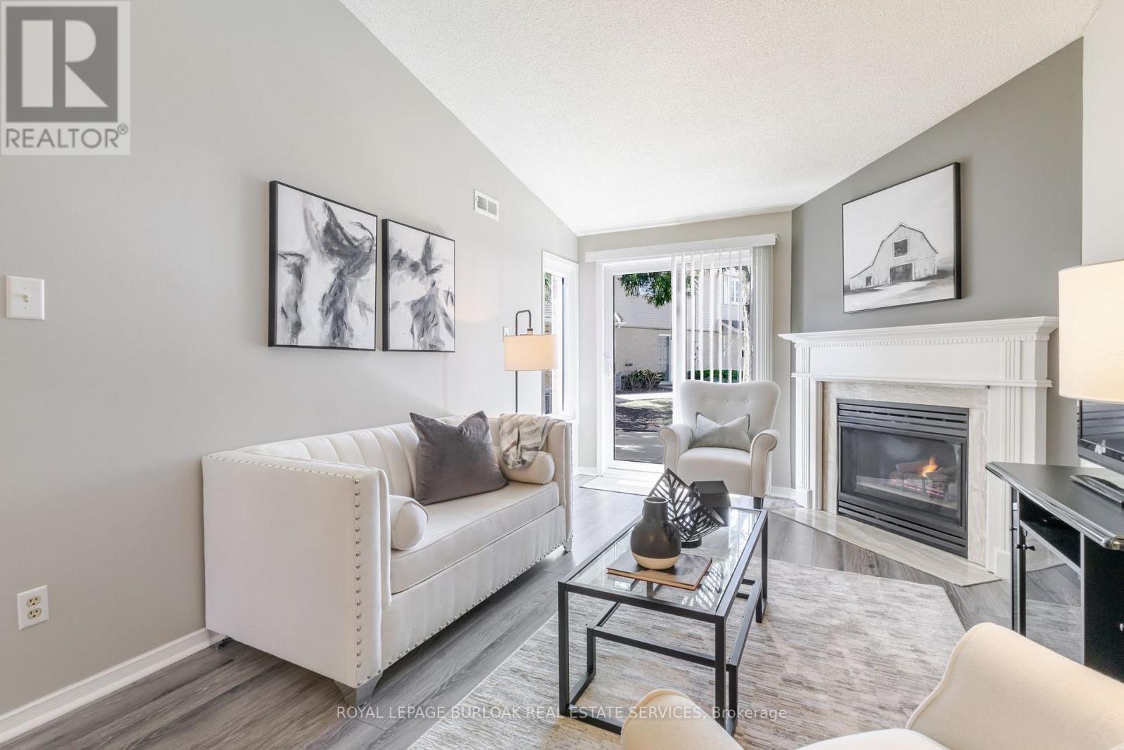 Photo 19 of 102 2110 Cleaver Avenue, Burlington ON