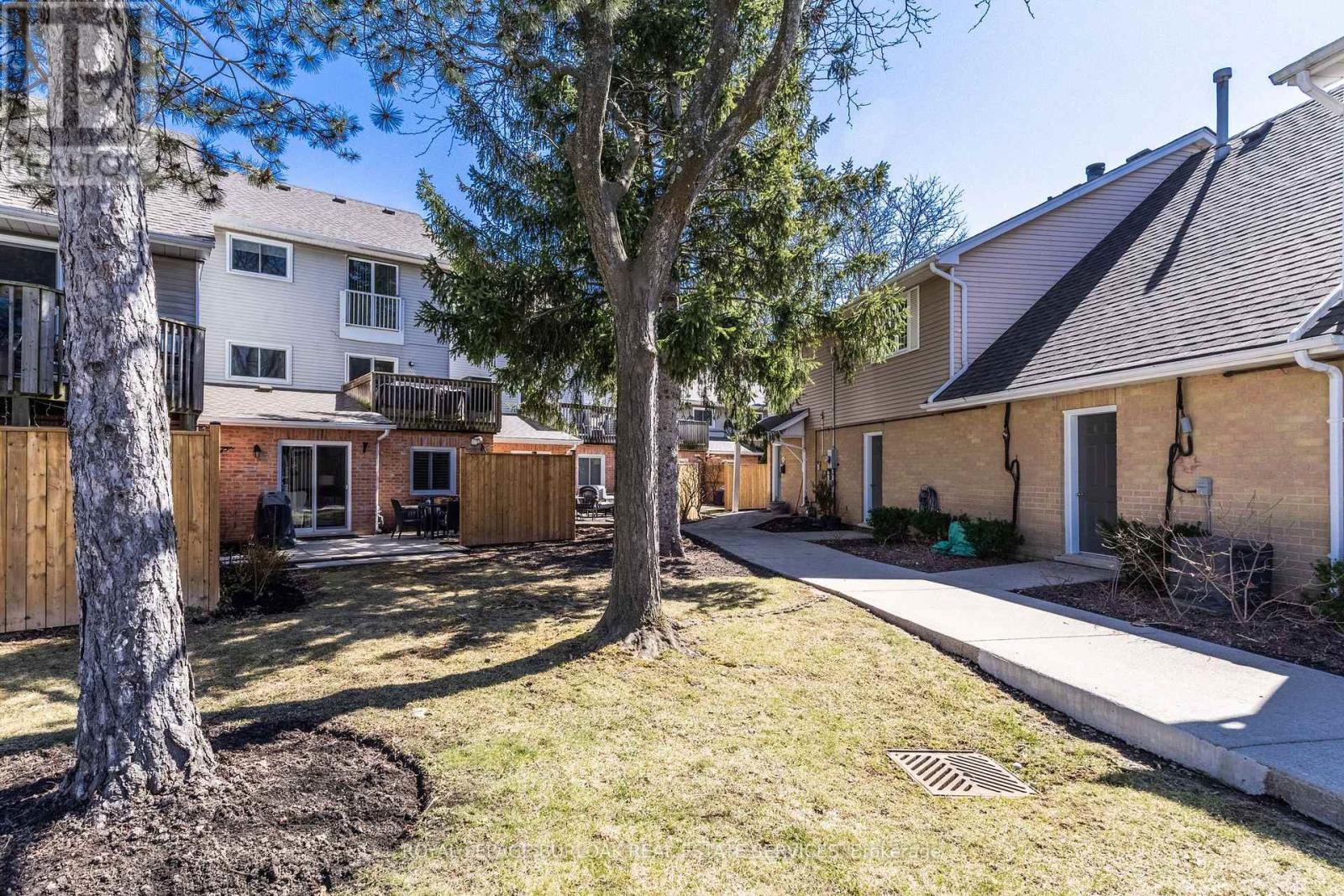 Photo 37 of 102 2110 Cleaver Avenue, Burlington ON