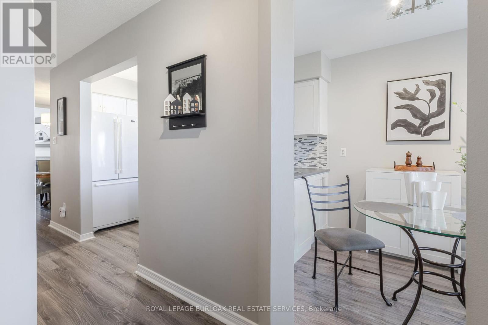 Photo 6 of 102 2110 Cleaver Avenue, Burlington ON