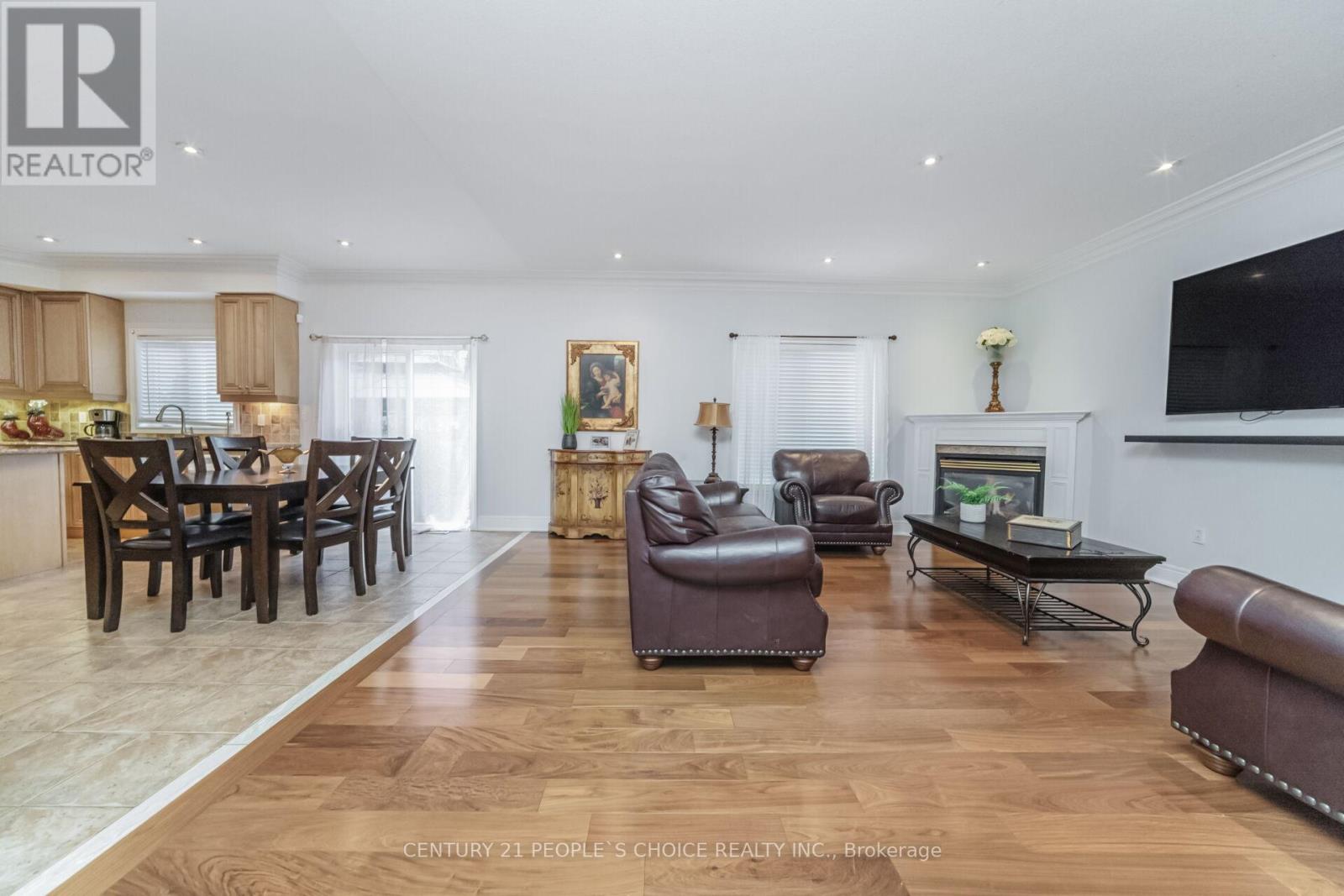 Photo 11 of 28 Coin Street, Brampton ON