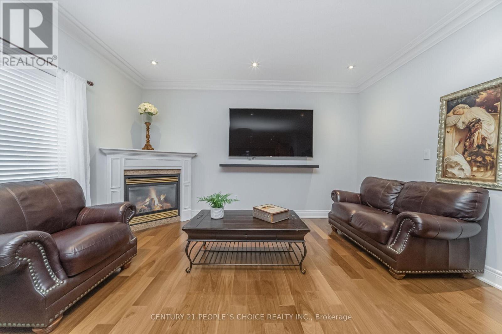Photo 13 of 28 Coin Street, Brampton ON
