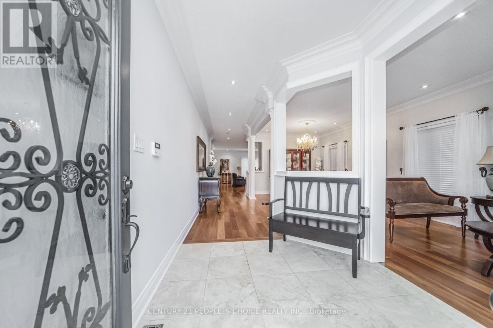 Photo 5 of 28 Coin Street, Brampton ON