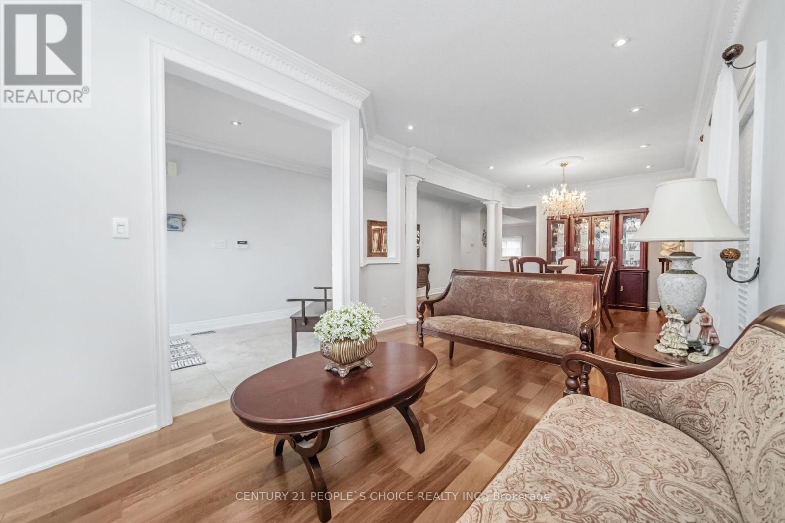 Photo 8 of 28 Coin Street, Brampton ON