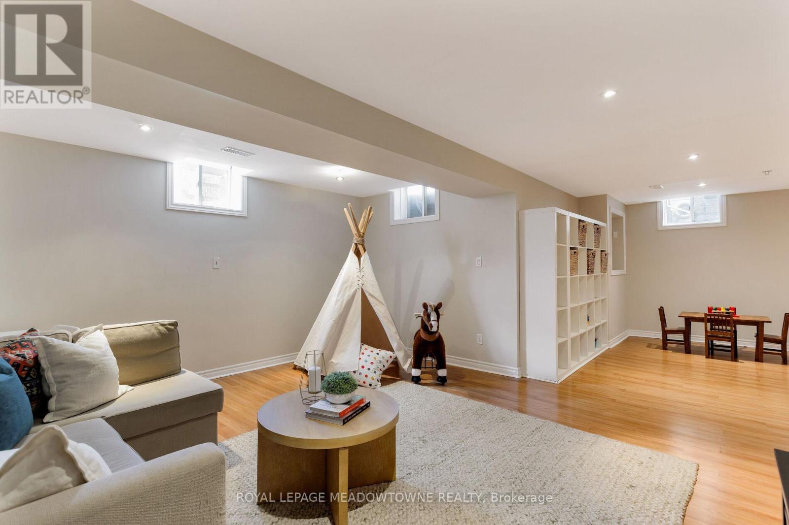 Photo 23 of 1083 Easterbrook Crescent, Milton ON
