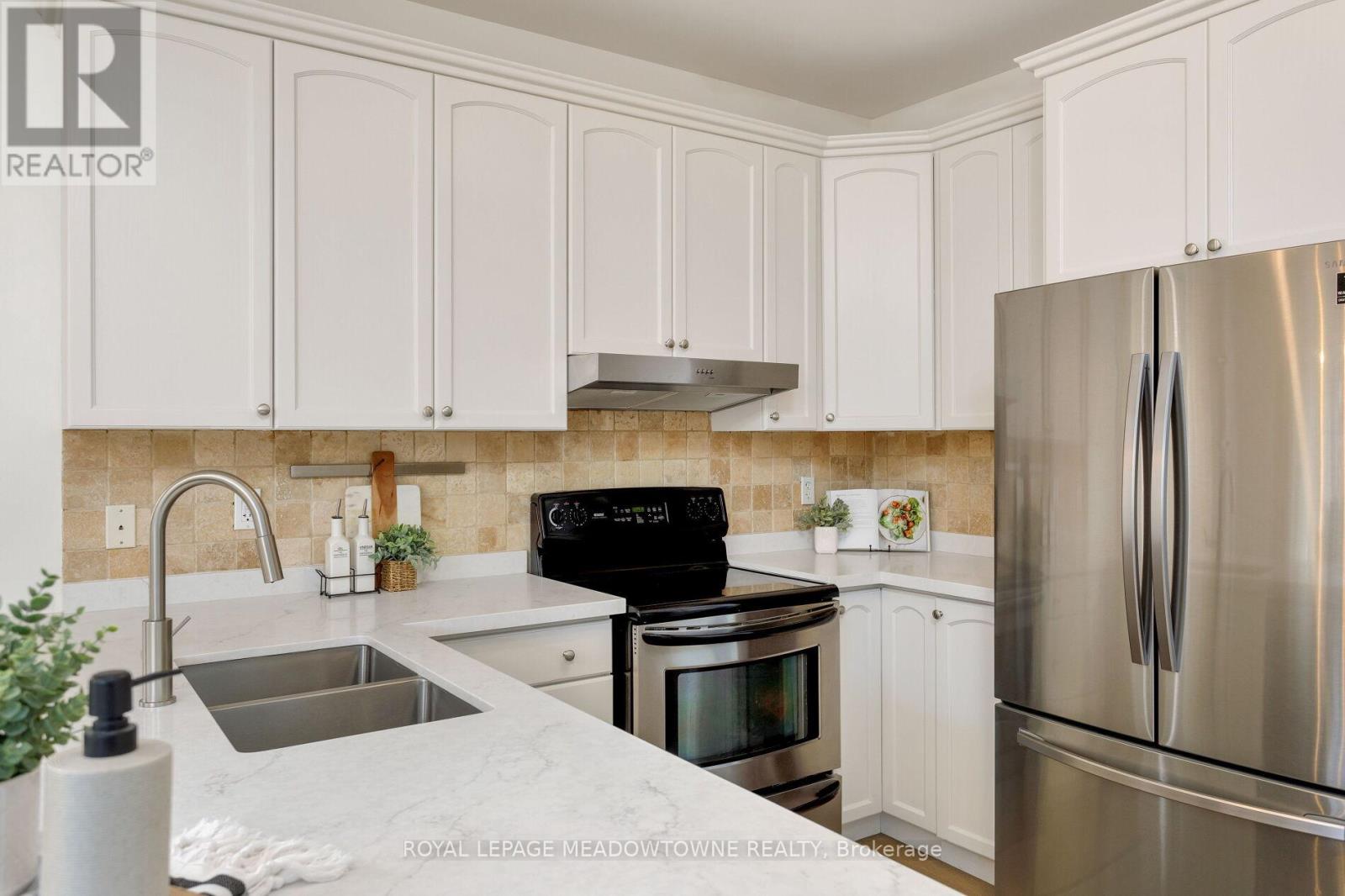 Photo 7 of 1083 Easterbrook Crescent, Milton ON