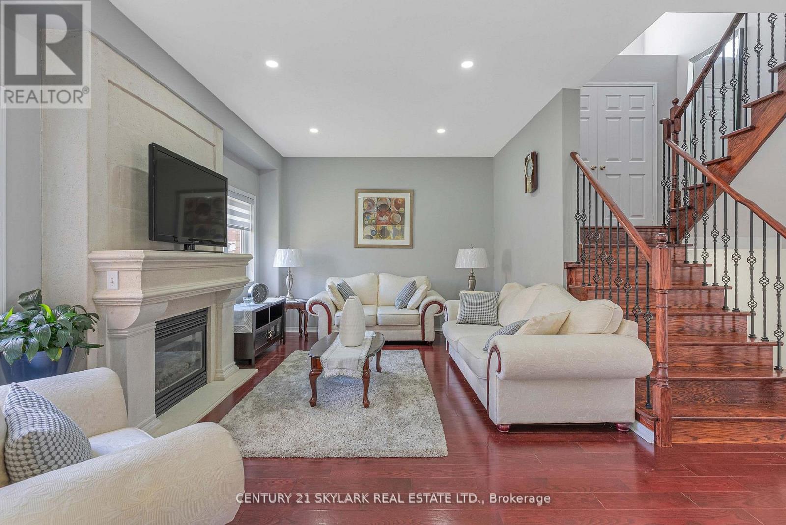 Photo 10 of 13 Ledgerock Road, Brampton ON