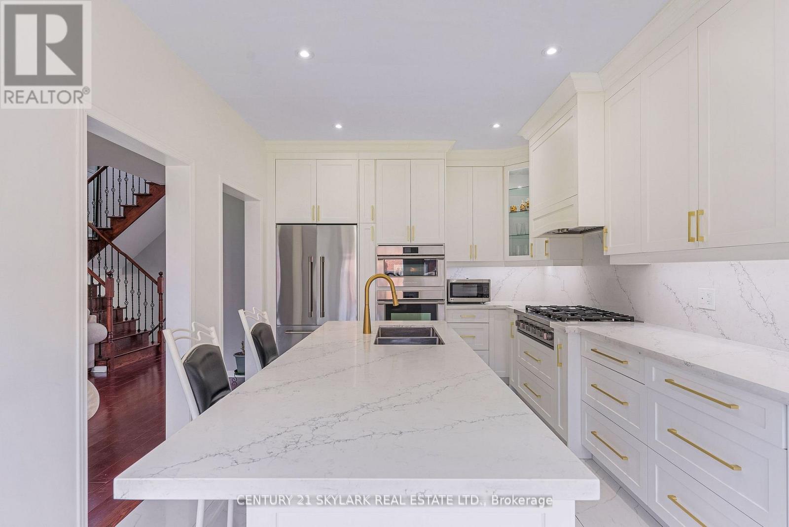Photo 16 of 13 Ledgerock Road, Brampton ON