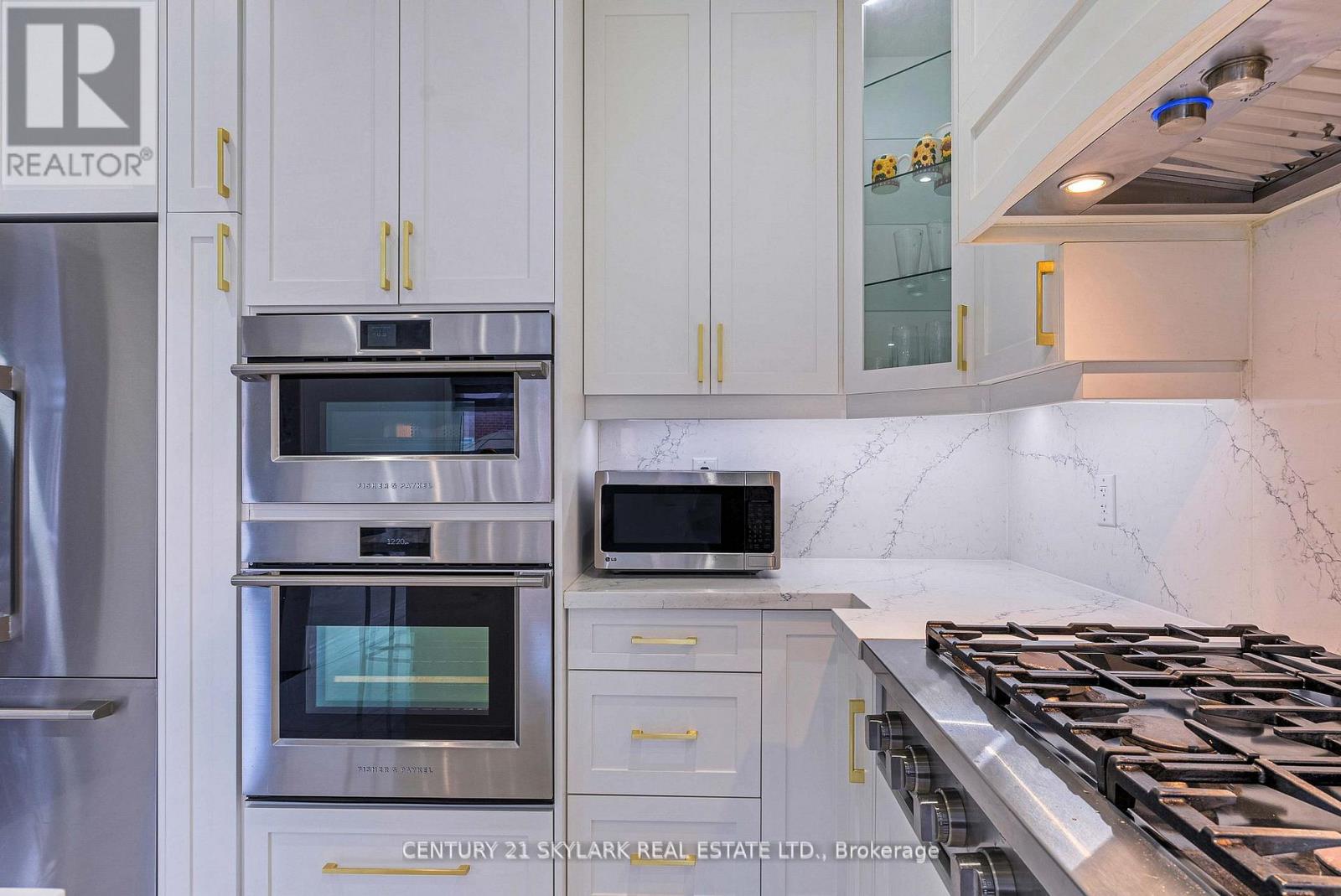Photo 18 of 13 Ledgerock Road, Brampton ON