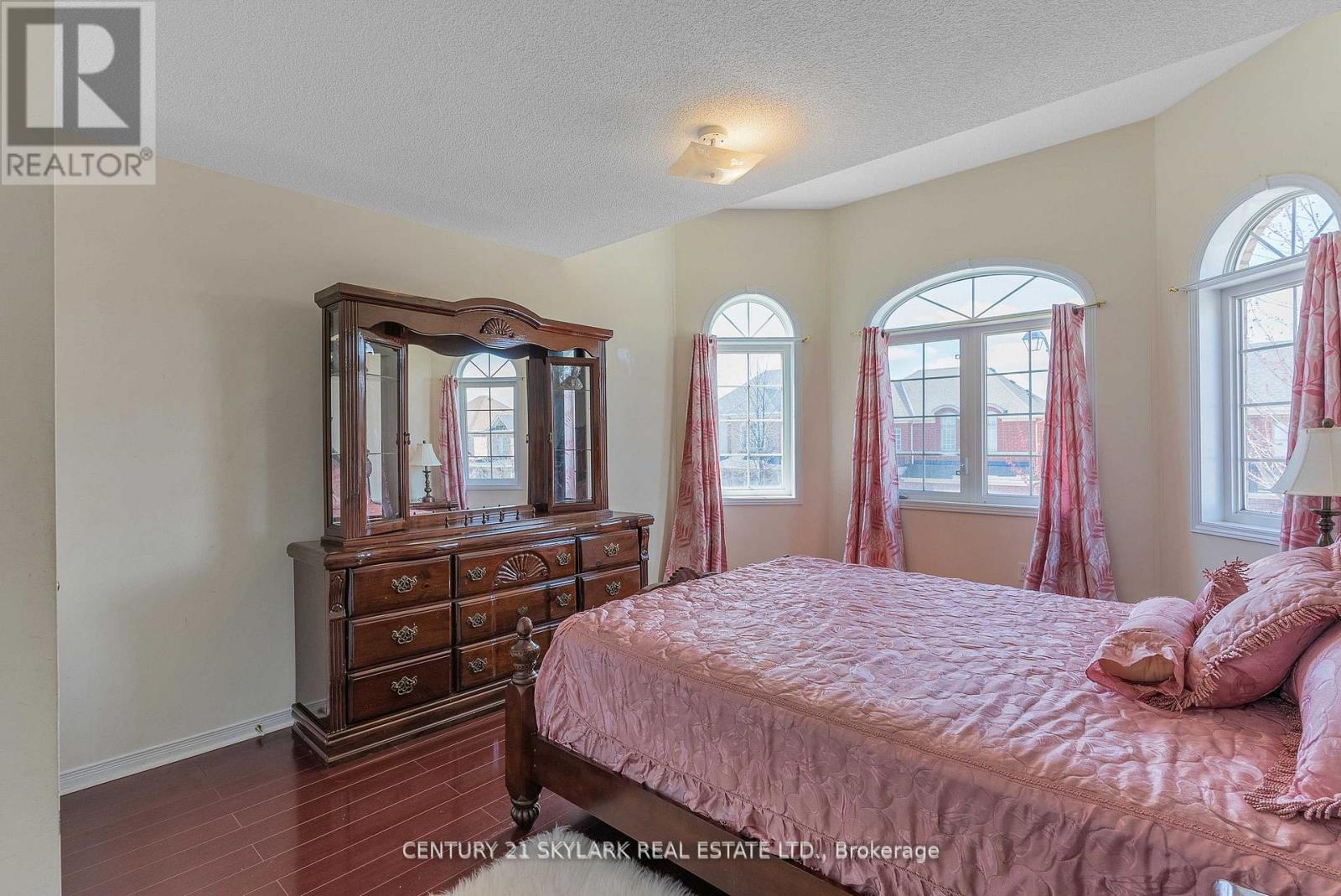 Photo 25 of 13 Ledgerock Road, Brampton ON