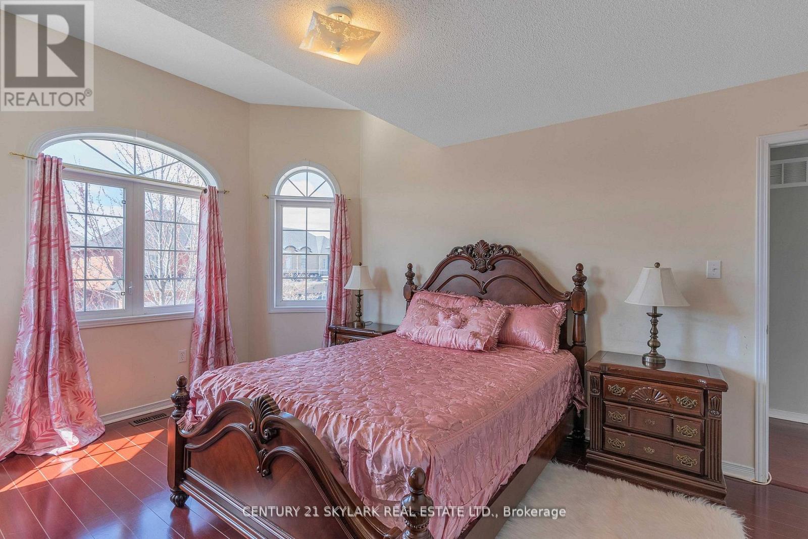 Photo 26 of 13 Ledgerock Road, Brampton ON