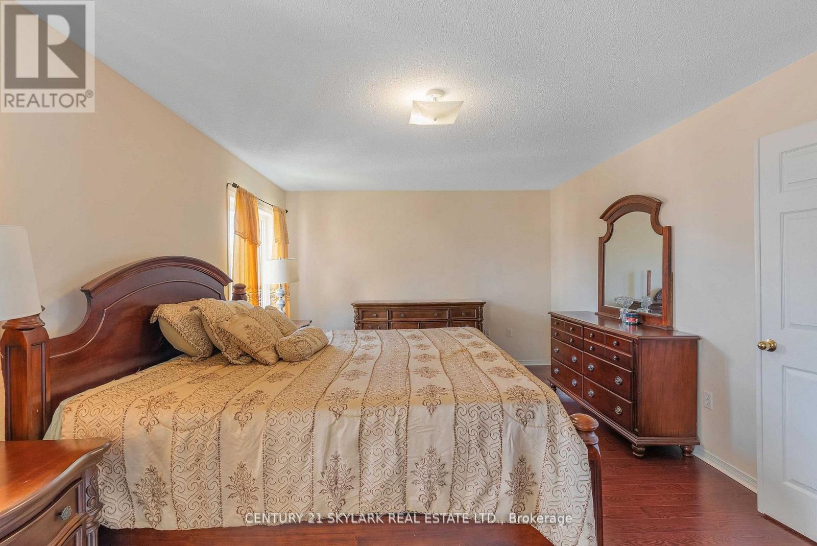 Photo 35 of 13 Ledgerock Road, Brampton ON