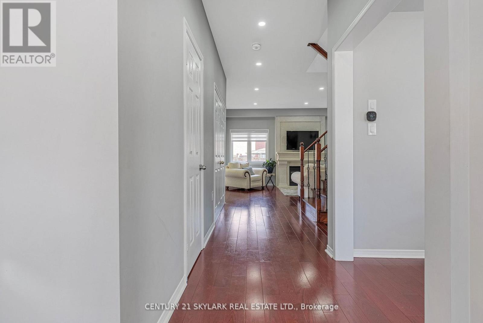Photo 5 of 13 Ledgerock Road, Brampton ON