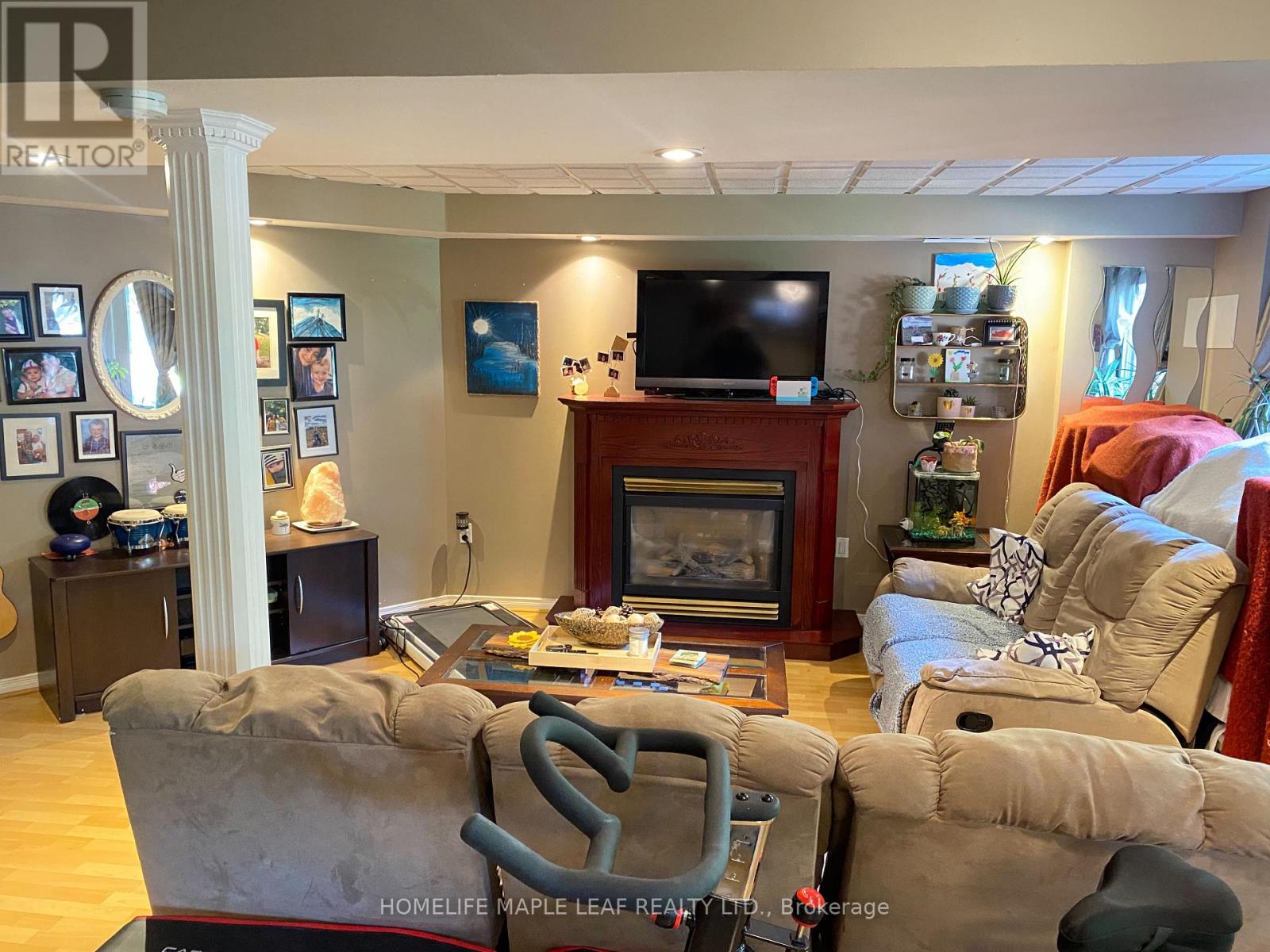 Photo 5 of 7266 Sandhurst Drive N, Mississauga ON