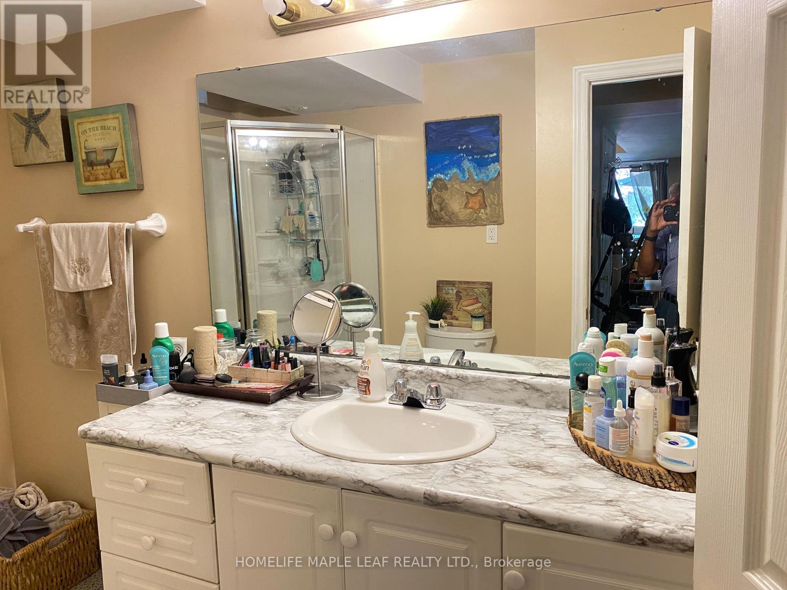Photo 6 of 7266 Sandhurst Drive N, Mississauga ON