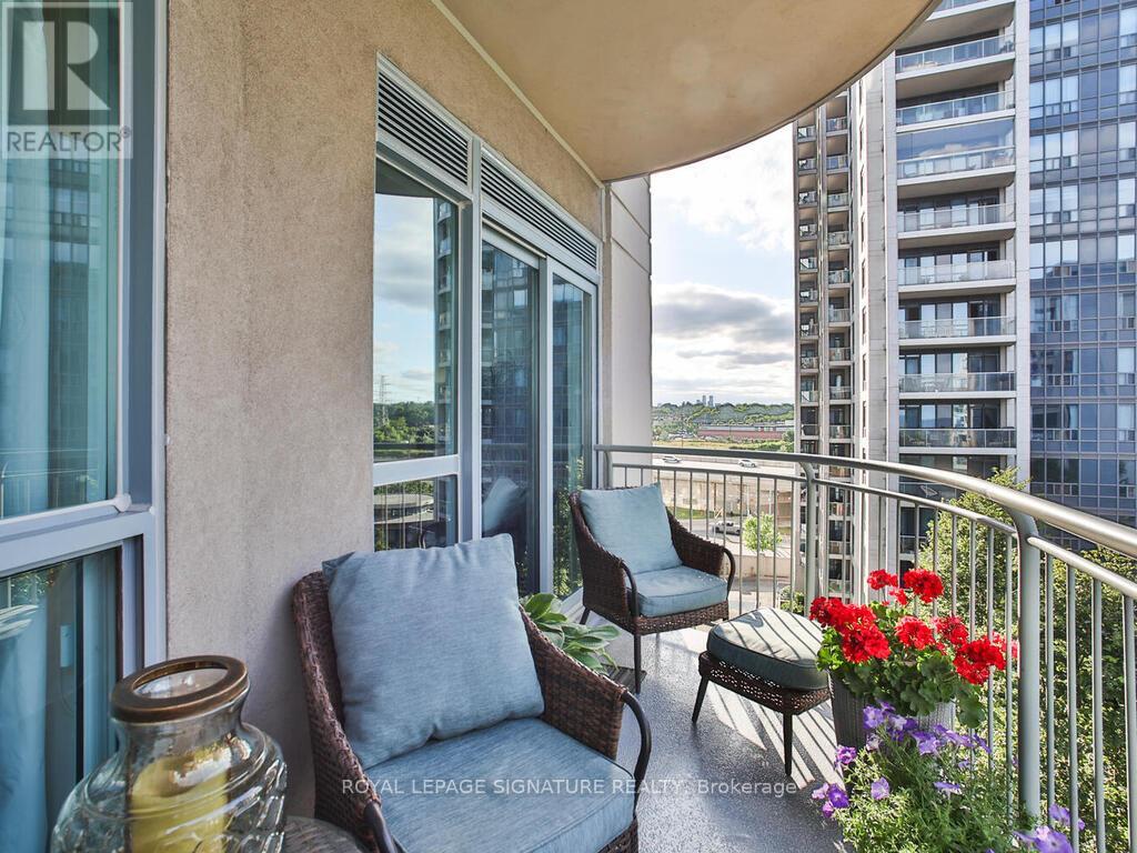 Photo 11 of 719 2111 Lake Shore Boulevard, Toronto ON