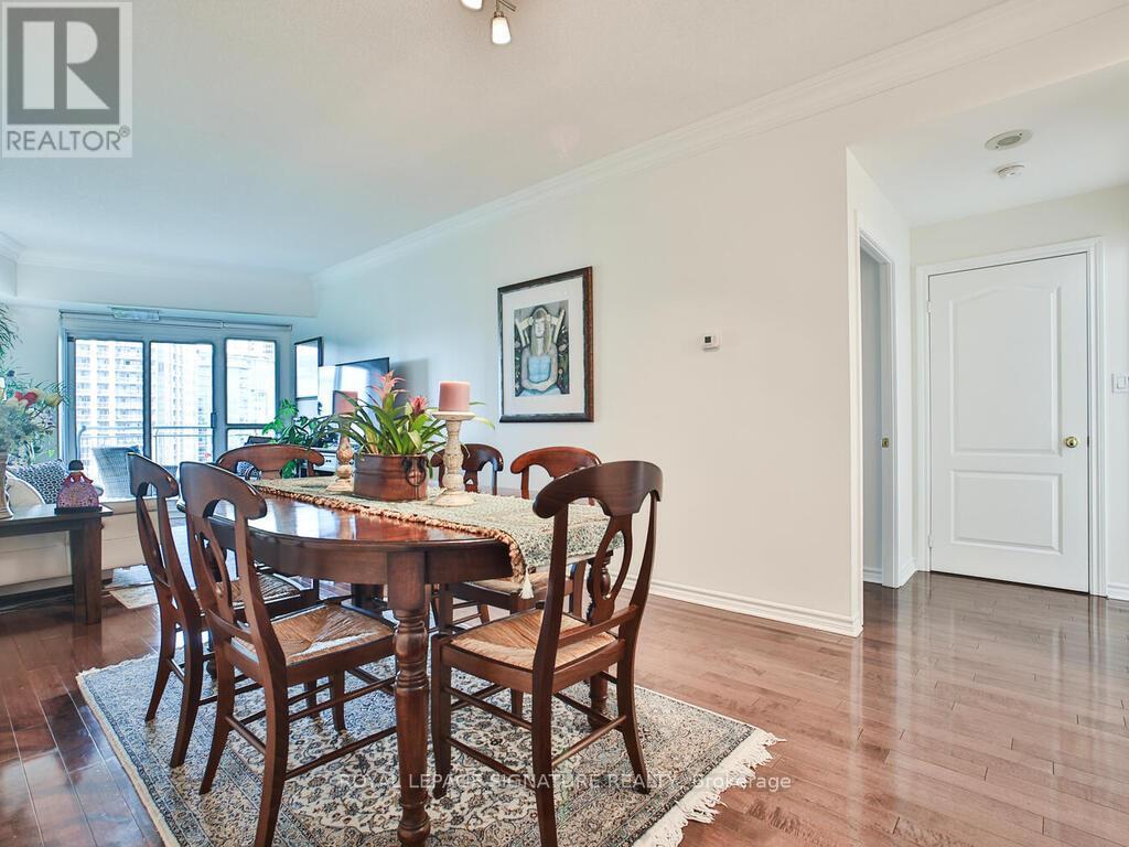 Photo 13 of 719 2111 Lake Shore Boulevard, Toronto ON