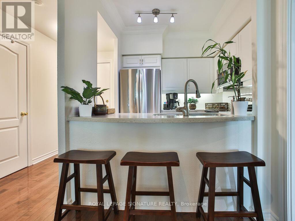 Photo 15 of 719 2111 Lake Shore Boulevard, Toronto ON