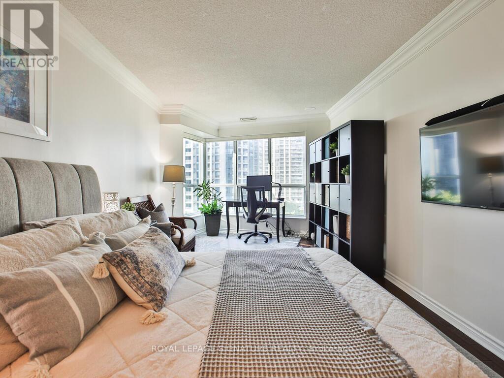 Photo 20 of 719 2111 Lake Shore Boulevard, Toronto ON